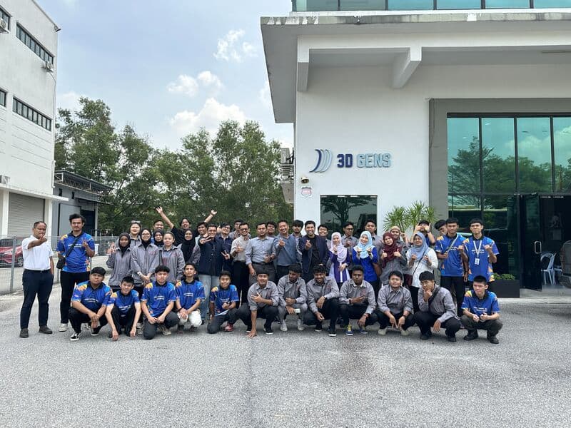 Hands-on additive manufacturing training session with 3D Gens instructors at Politeknik Shah Alam